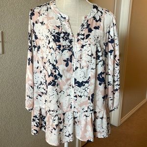 23. Liz Claiborne Petites Pink/Blue Floral Size Petite Large